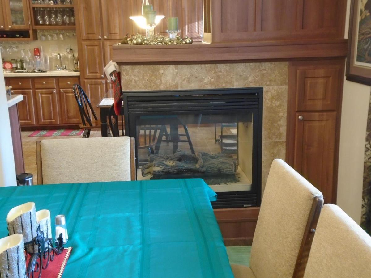 Amber Lights Bed And Breakfast (Adults Only) Порт Таунсънд Екстериор снимка
